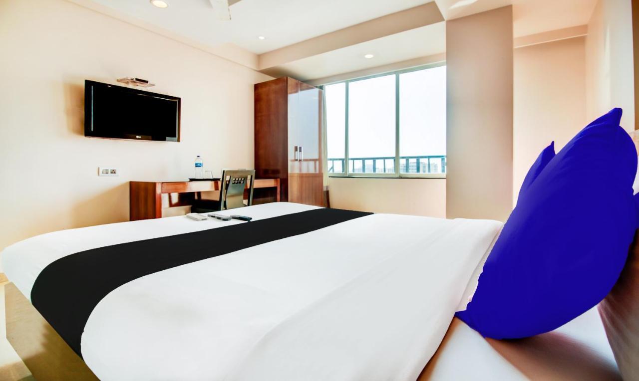 Hotel Imperial Residency Мумбай Екстериор снимка