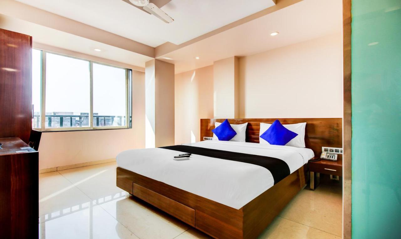 Hotel Imperial Residency Мумбай Екстериор снимка