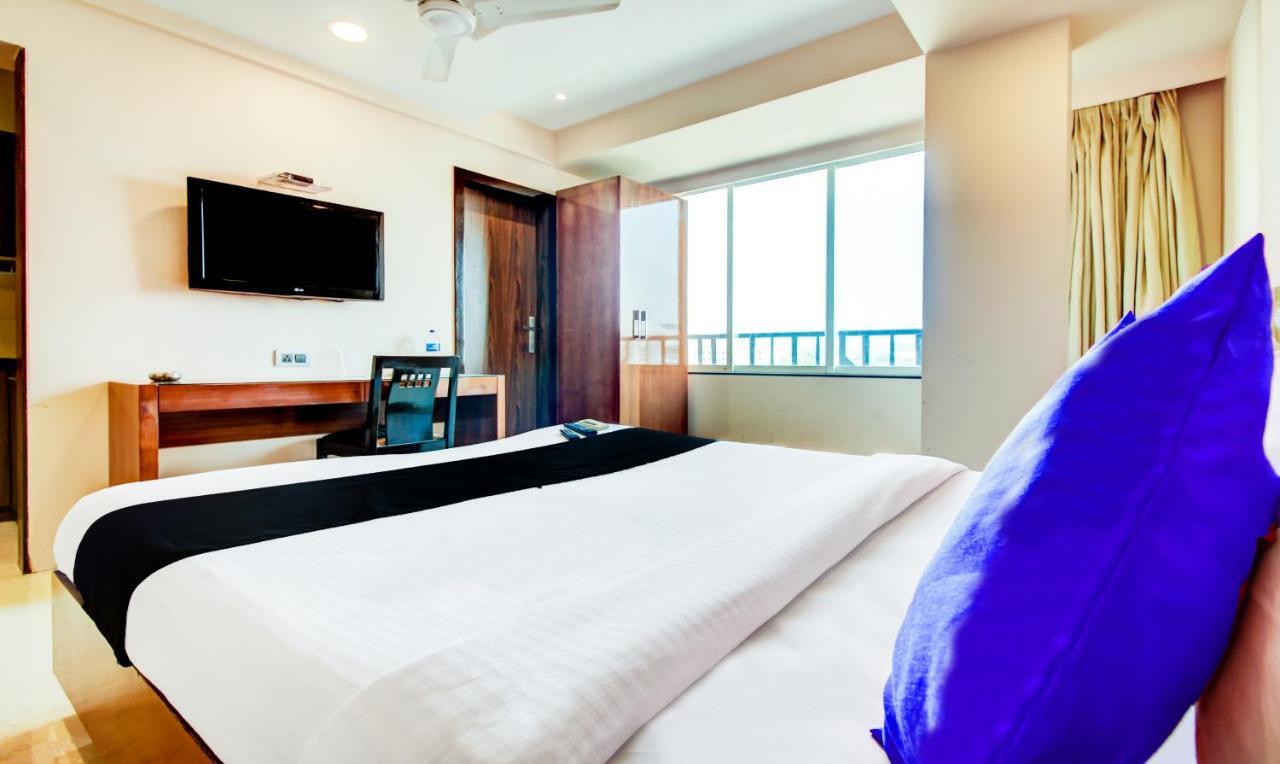 Hotel Imperial Residency Мумбай Екстериор снимка