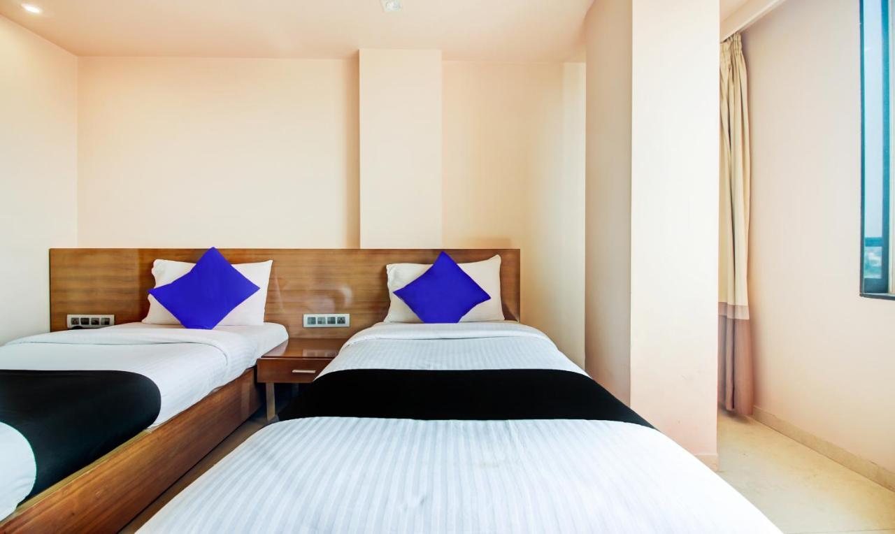 Hotel Imperial Residency Мумбай Екстериор снимка