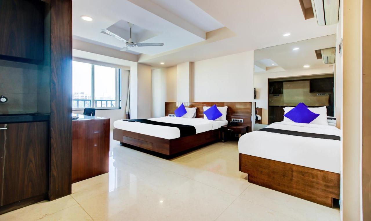 Hotel Imperial Residency Мумбай Екстериор снимка