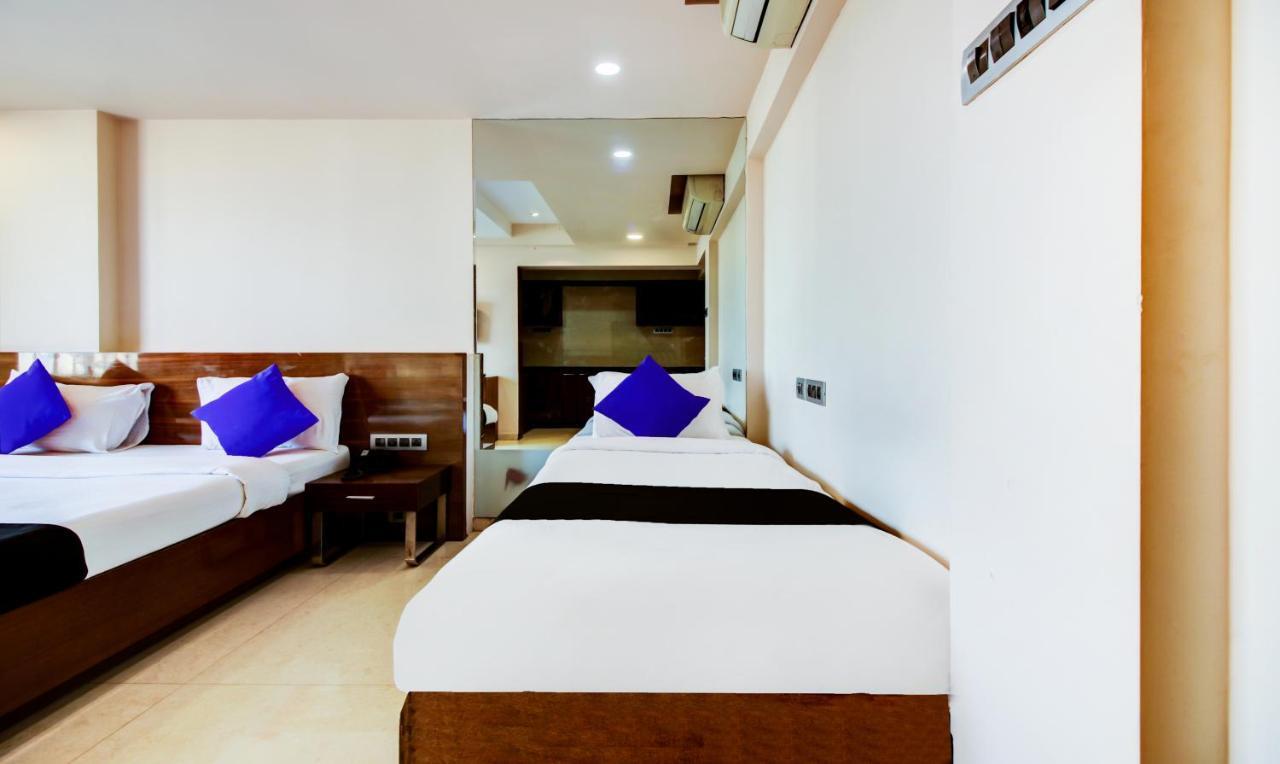 Hotel Imperial Residency Мумбай Екстериор снимка